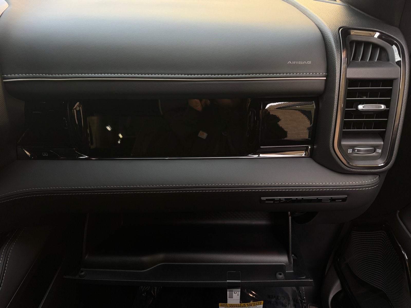 2027 RAM Ram 1500 RAM 1500 LIMITED CREW CAB 4X4 6'4' BOX