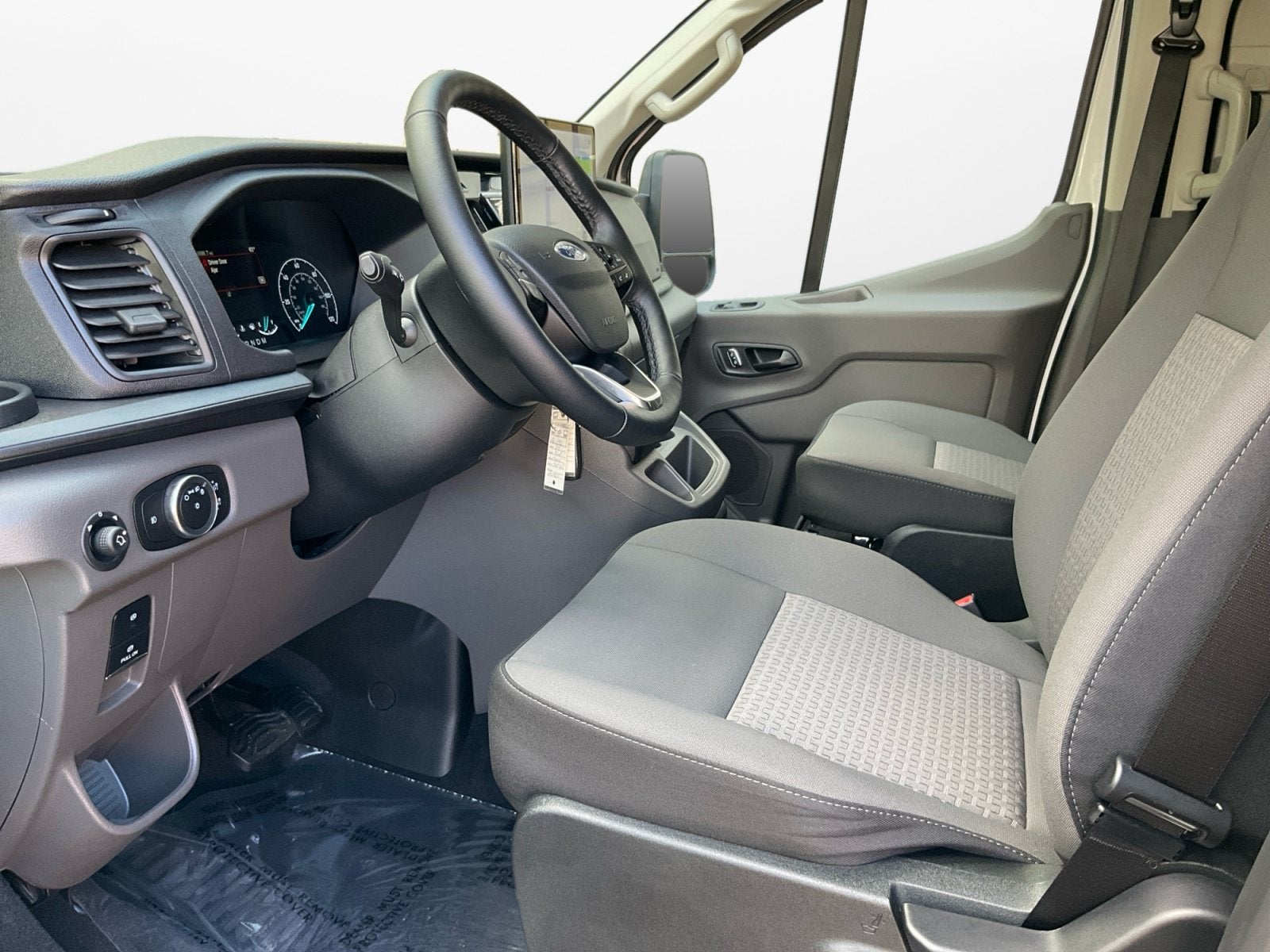 2024 Ford Transit Passenger Wagon XLT