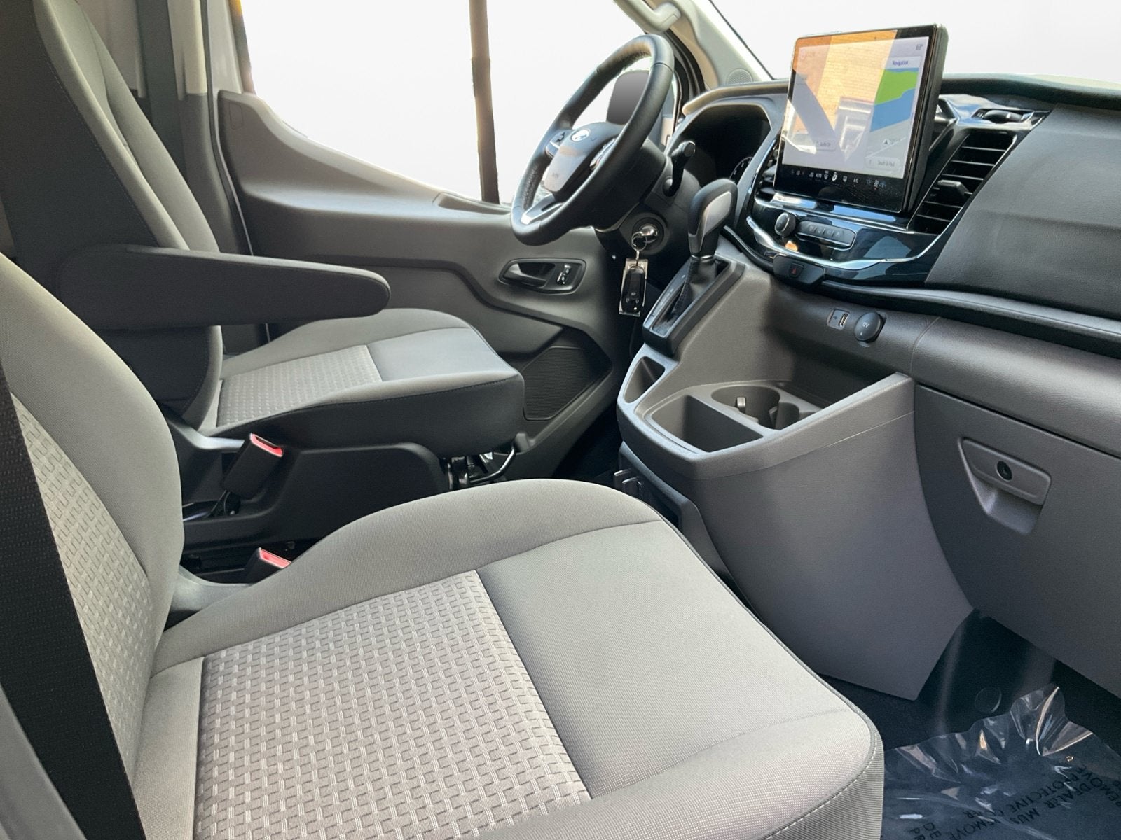 2024 Ford Transit Passenger Wagon XLT