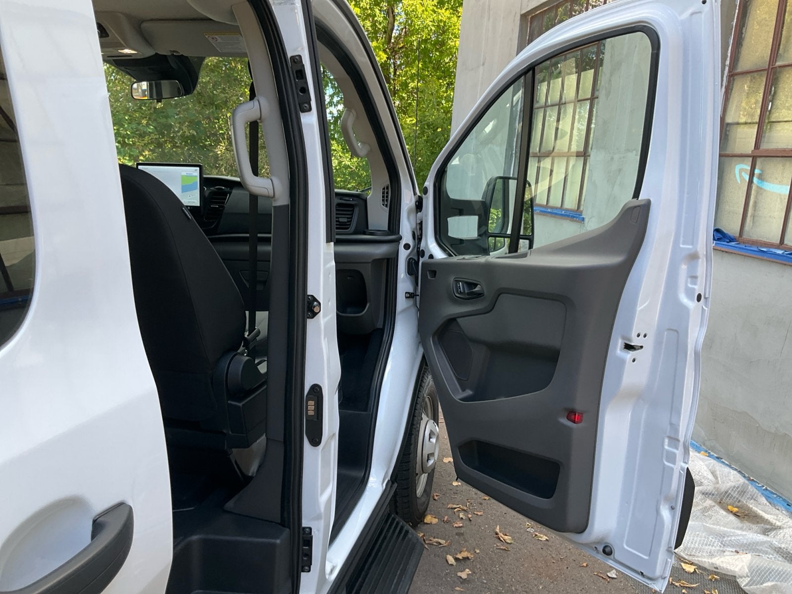 2024 Ford Transit Passenger Wagon XLT