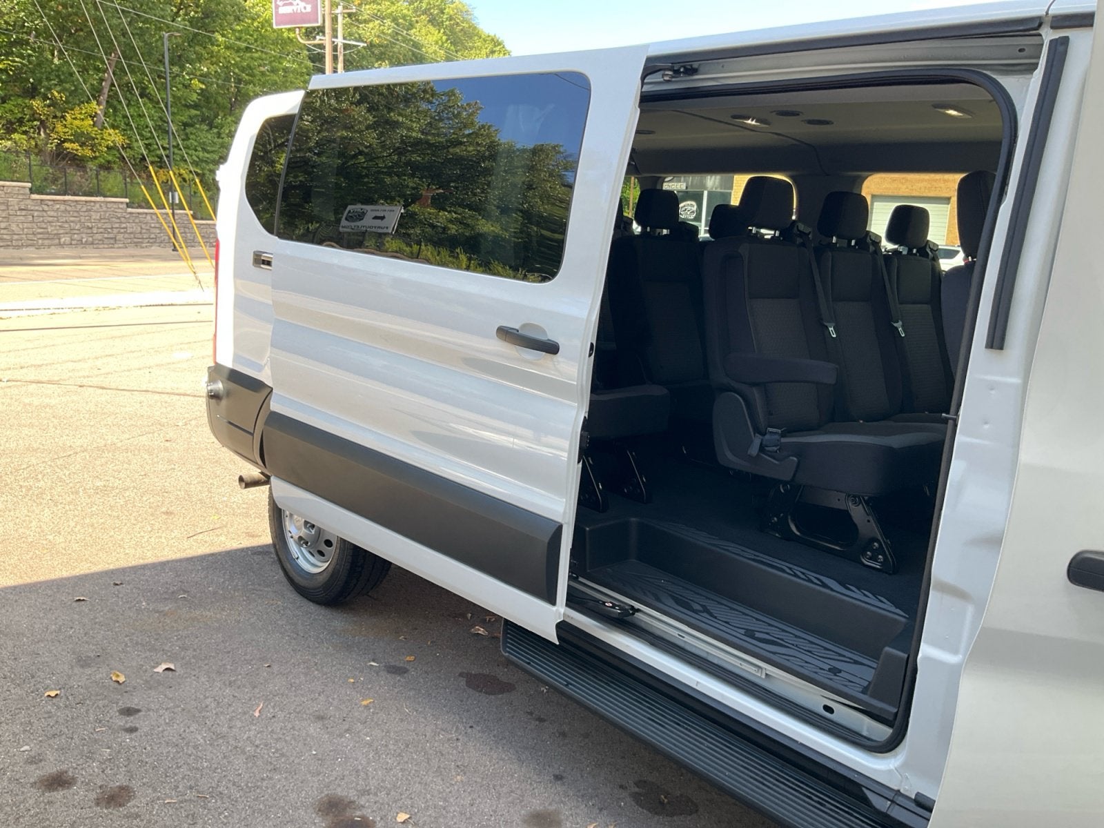 2024 Ford Transit Passenger Wagon XLT