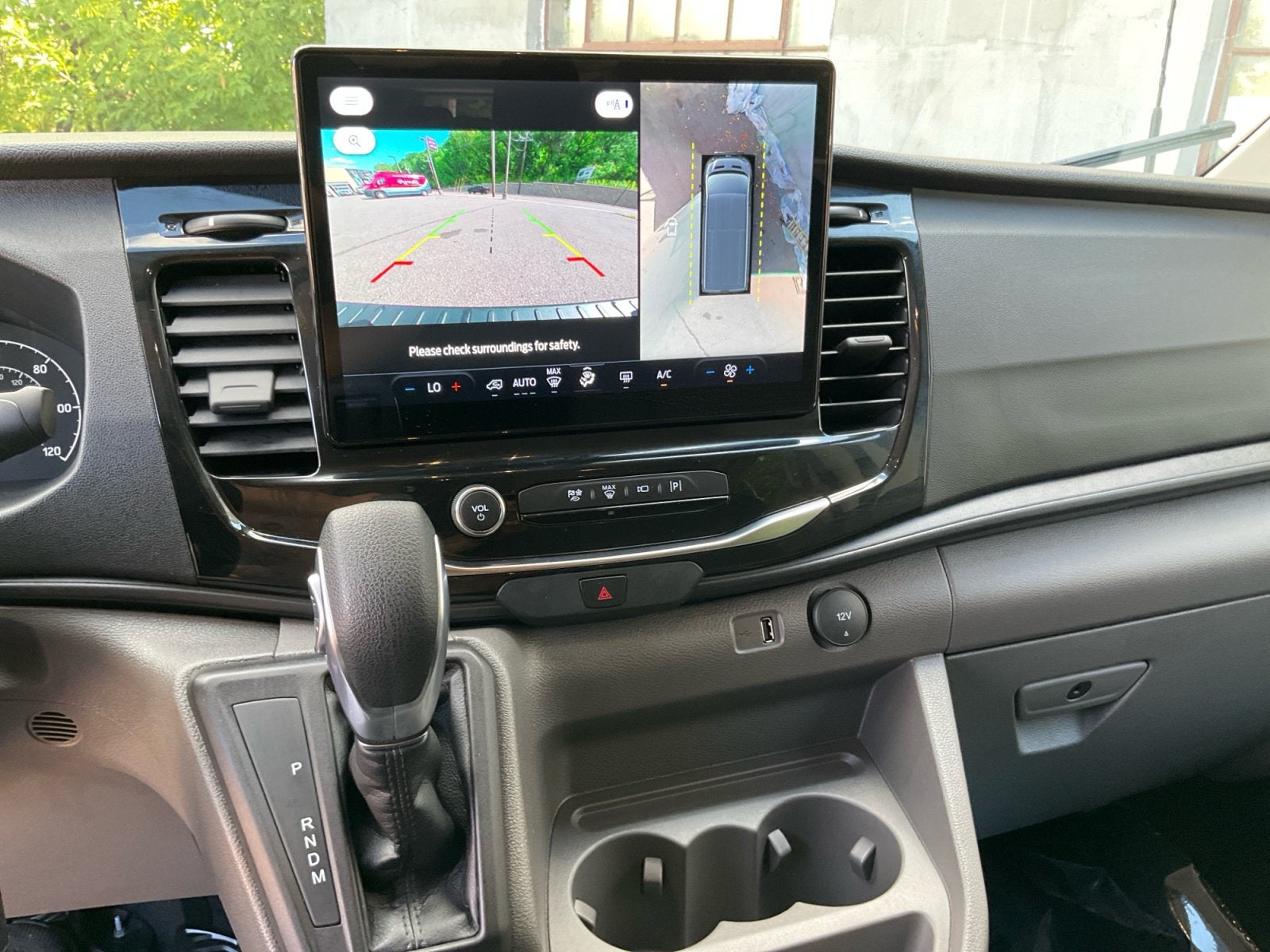 2024 Ford Transit Passenger Wagon XLT