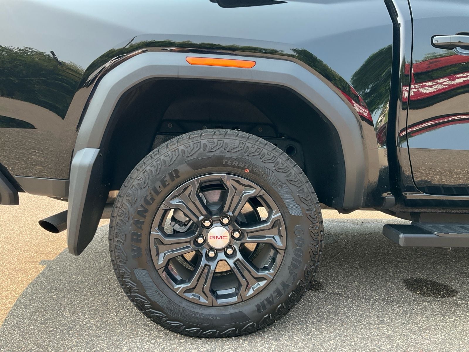 2024 GMC Canyon Elevation