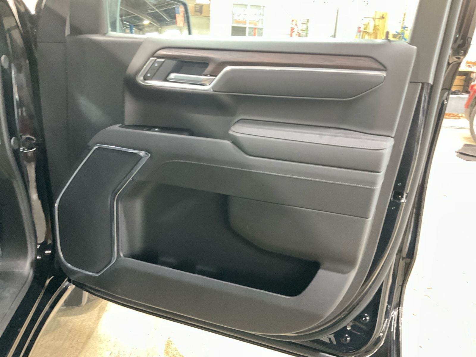 2026 GMC Sierra 1500 Crew Cab, Short Bed, SLT, 4WD