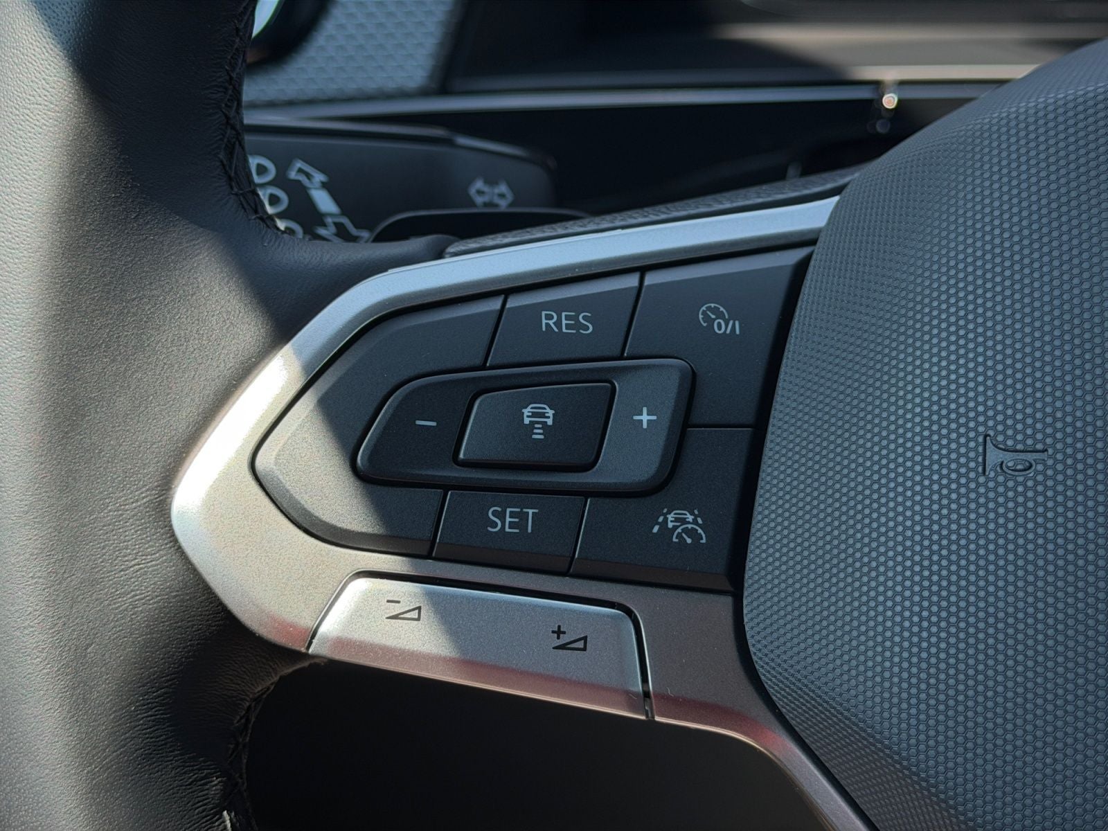 2026 Volkswagen Atlas Cross Sport SEL R-Line Black