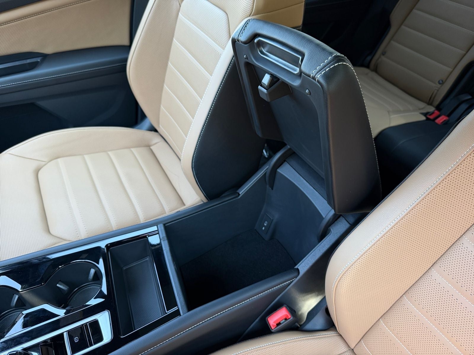 2026 Volkswagen Atlas Cross Sport SEL R-Line Black