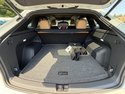 2026 Volkswagen Atlas Cross Sport SEL R-Line Black