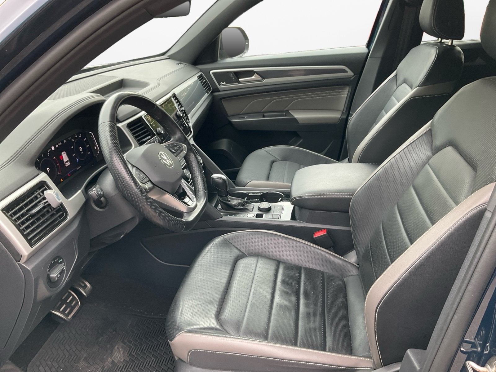 2022 Volkswagen Atlas Cross Sport 3.6L V6 SEL Premium R-Line