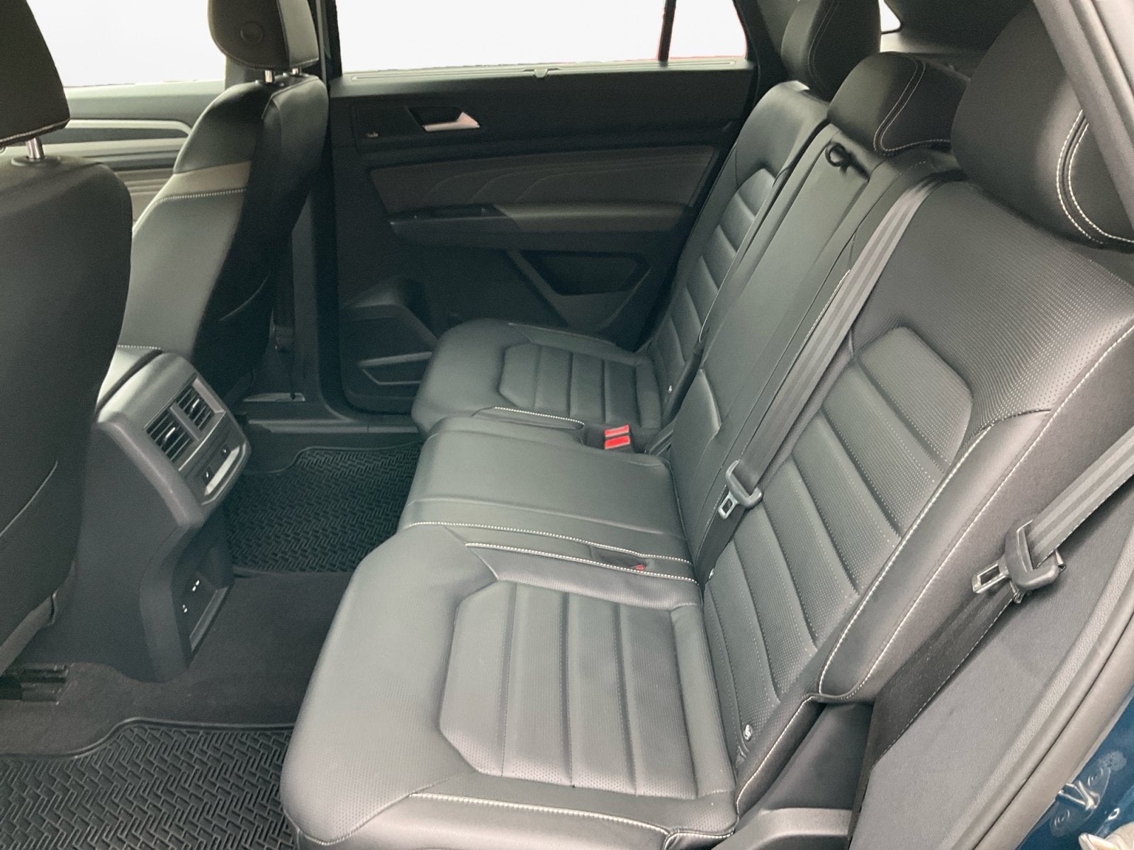 2022 Volkswagen Atlas Cross Sport 3.6L V6 SEL Premium R-Line