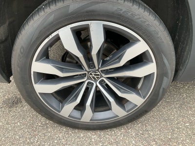 2022 Volkswagen Atlas Cross Sport 3.6L V6 SEL Premium R-Line