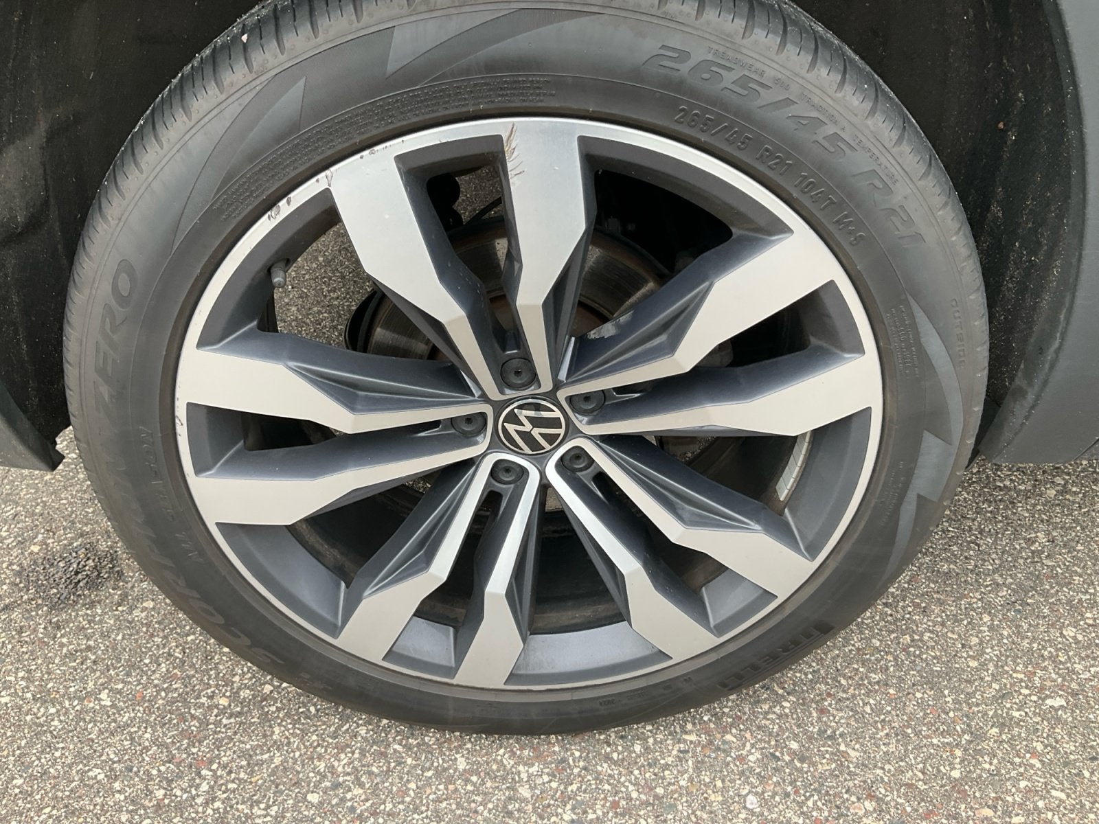 2022 Volkswagen Atlas Cross Sport 3.6L V6 SEL Premium R-Line