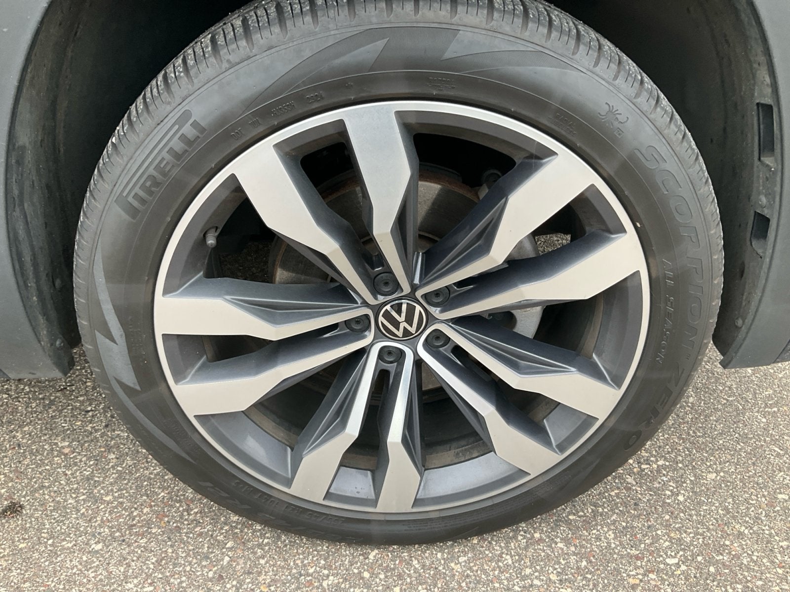 2022 Volkswagen Atlas Cross Sport 3.6L V6 SEL Premium R-Line