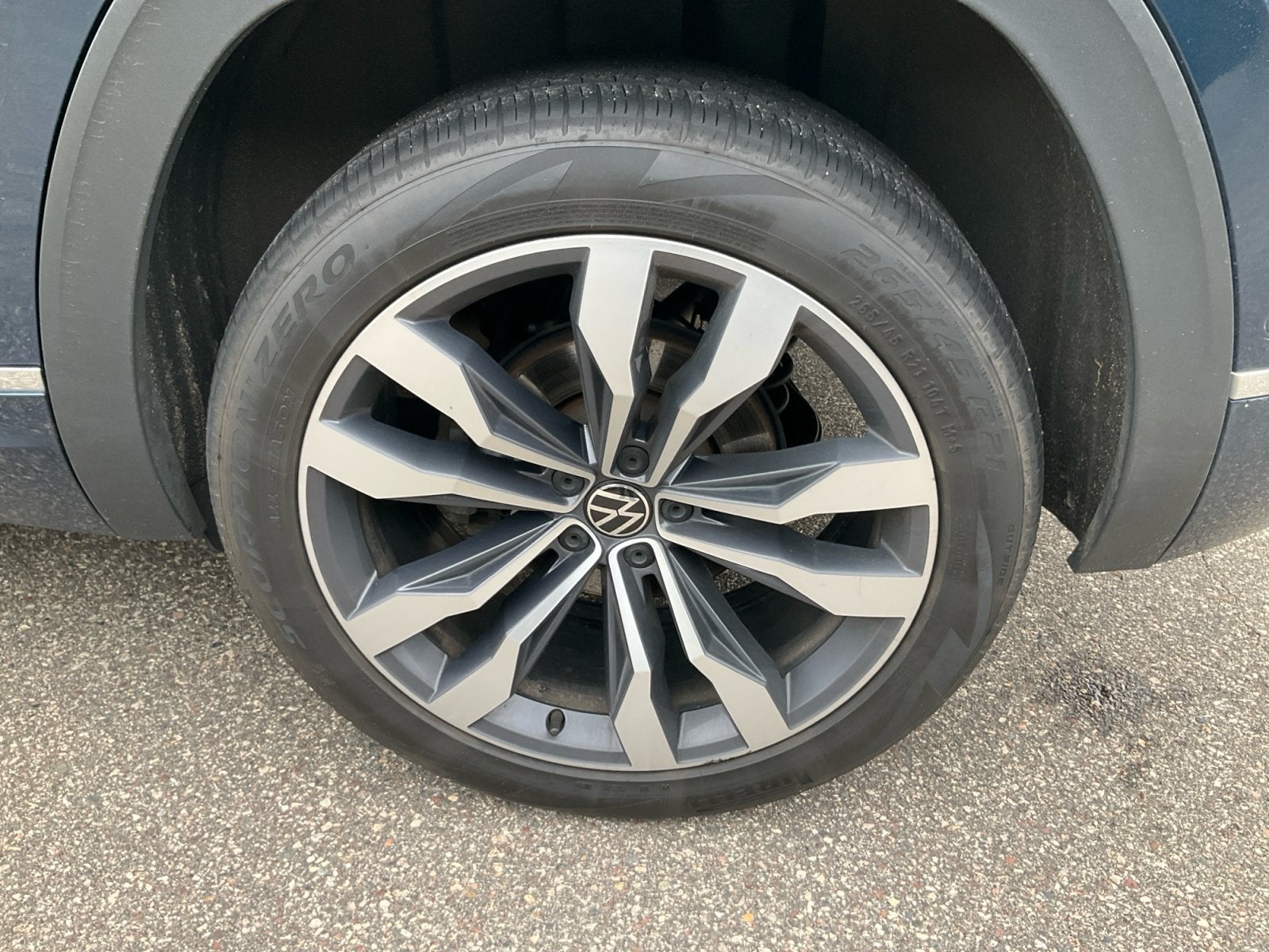 2022 Volkswagen Atlas Cross Sport 3.6L V6 SEL Premium R-Line