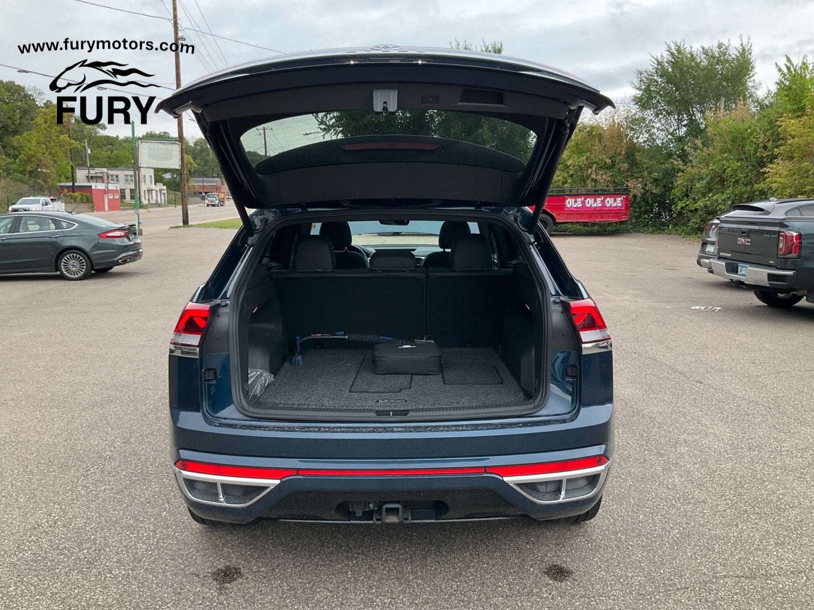2022 Volkswagen Atlas Cross Sport 3.6L V6 SEL Premium R-Line
