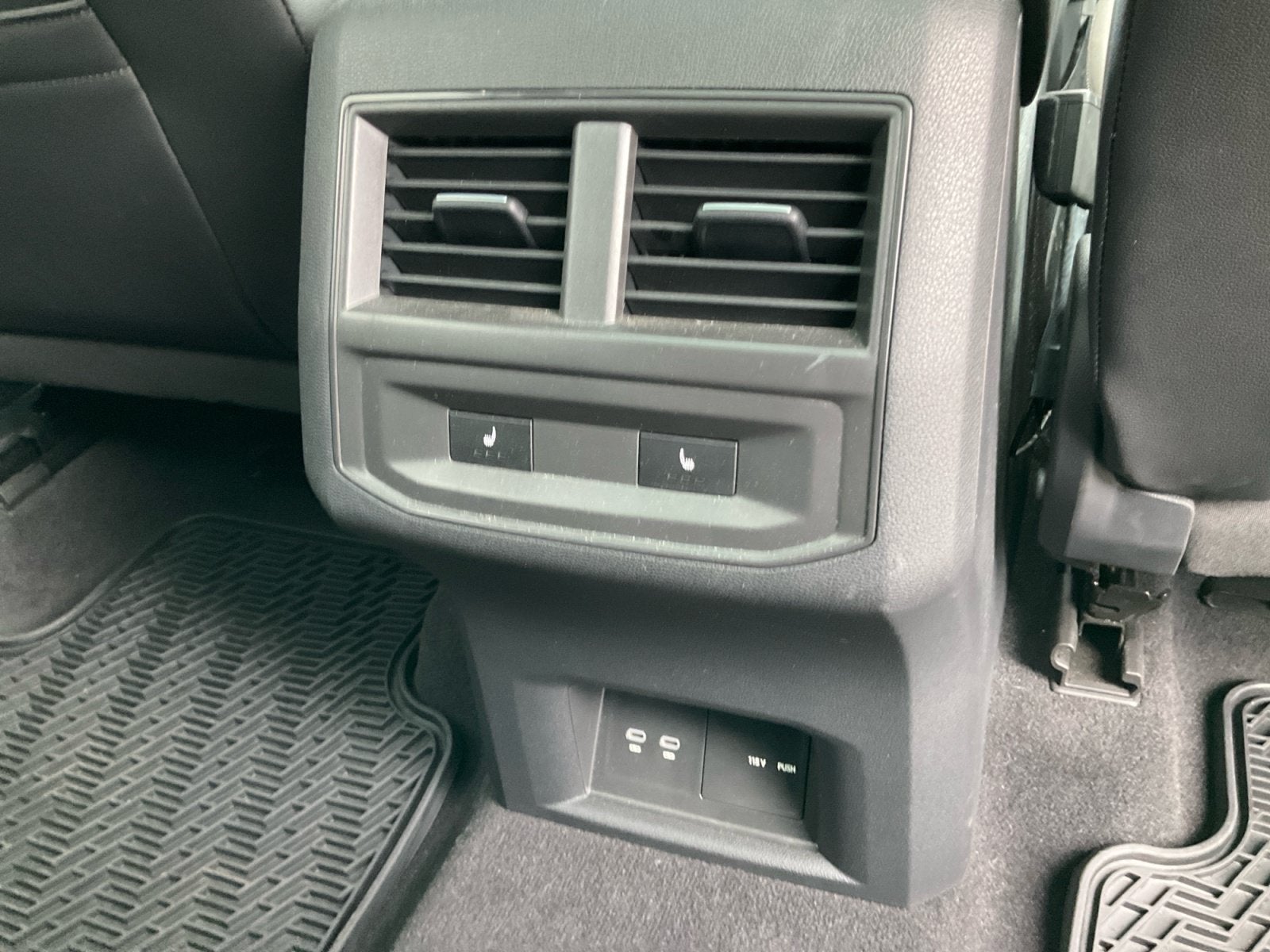 2022 Volkswagen Atlas Cross Sport 3.6L V6 SEL Premium R-Line