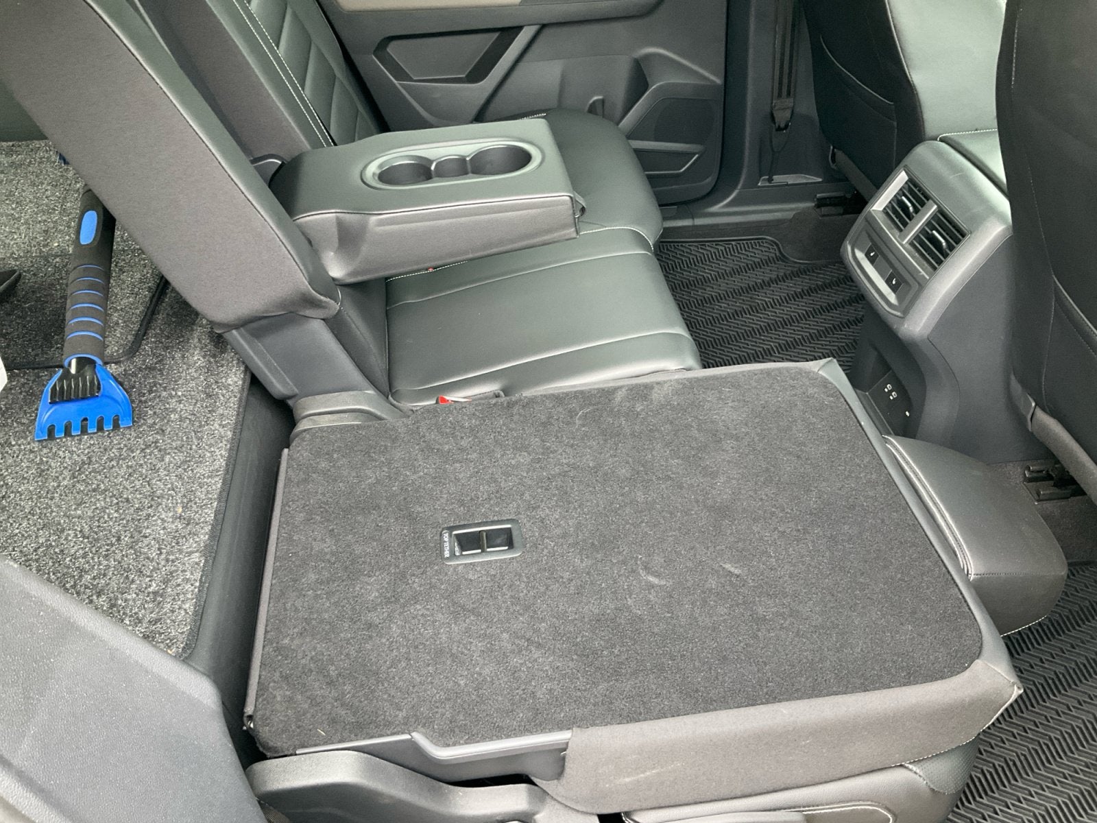 2022 Volkswagen Atlas Cross Sport 3.6L V6 SEL Premium R-Line