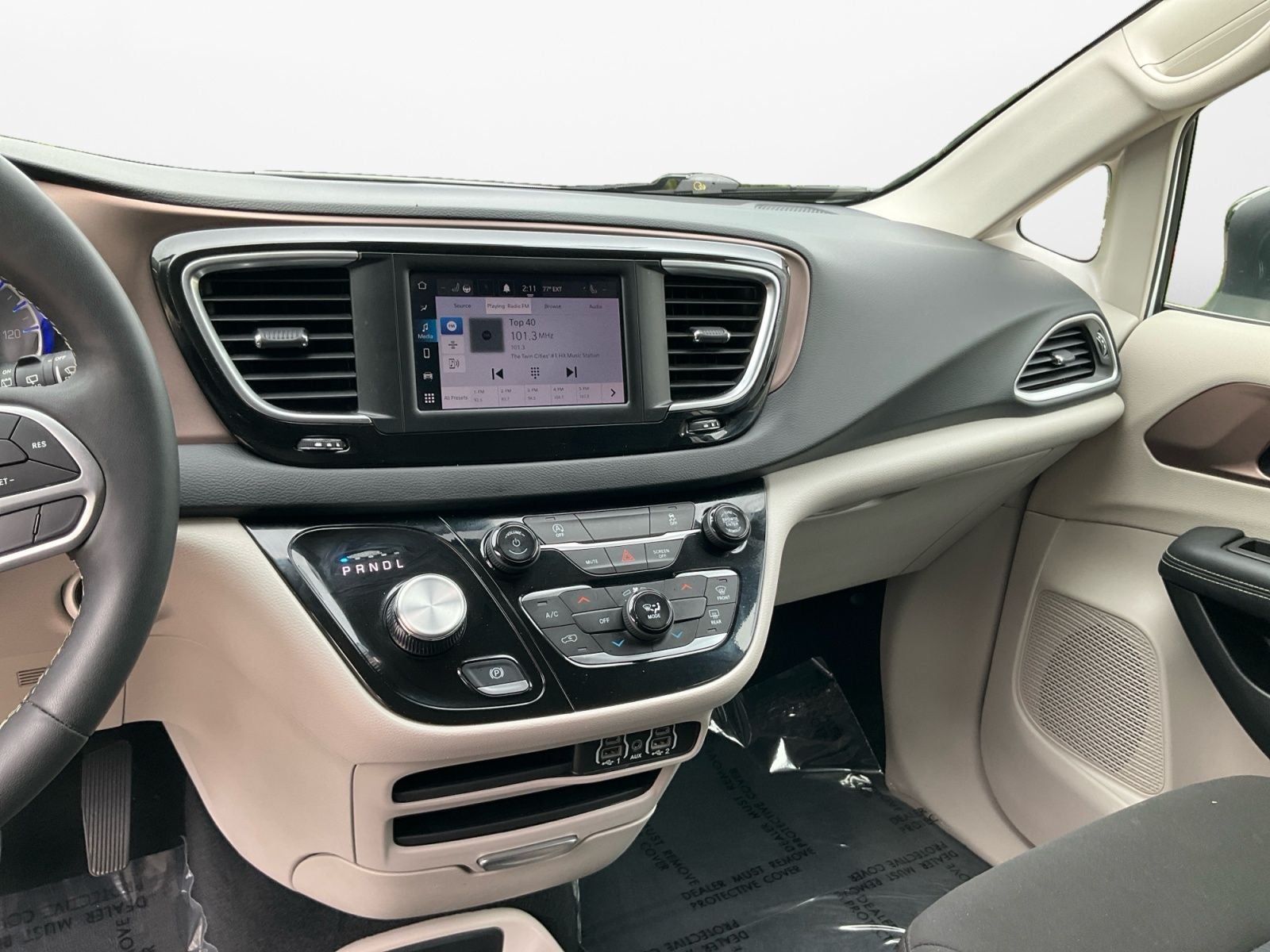 2024 Chrysler Voyager LX