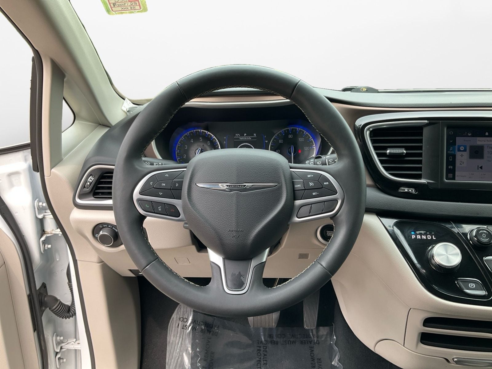 2024 Chrysler Voyager LX