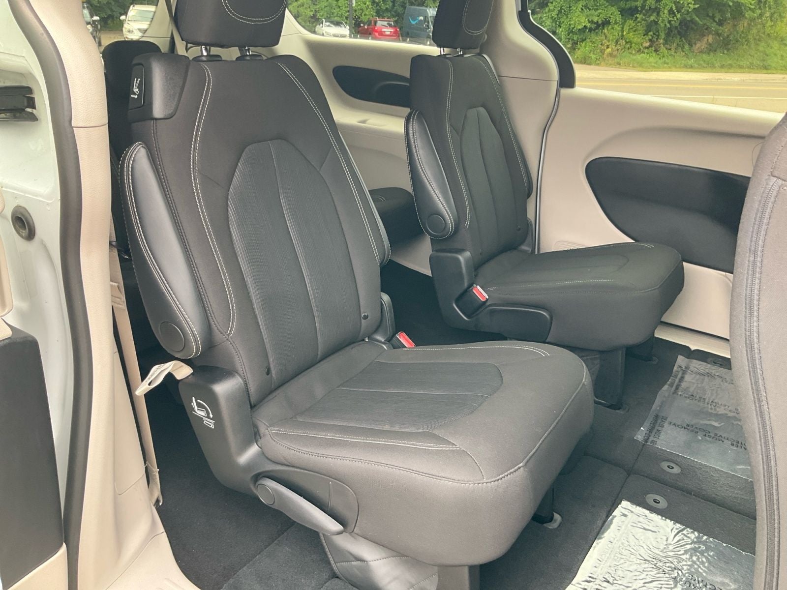 2024 Chrysler Voyager LX