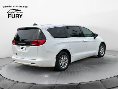2024 Chrysler Voyager LX