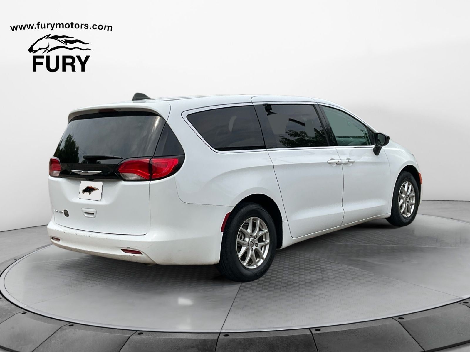 2024 Chrysler Voyager LX