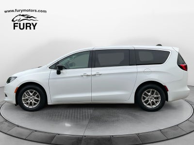 2024 Chrysler Voyager LX