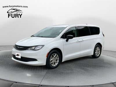 2024 Chrysler Voyager LX