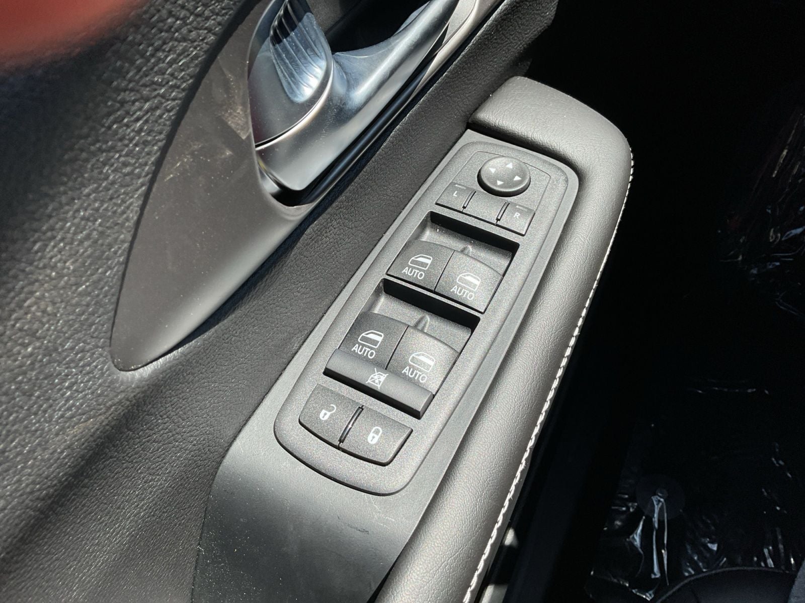 2027 Chrysler Pacifica PACIFICA SELECT AWD