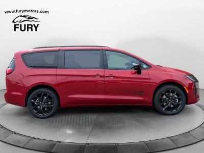 2027 Chrysler Pacifica Select