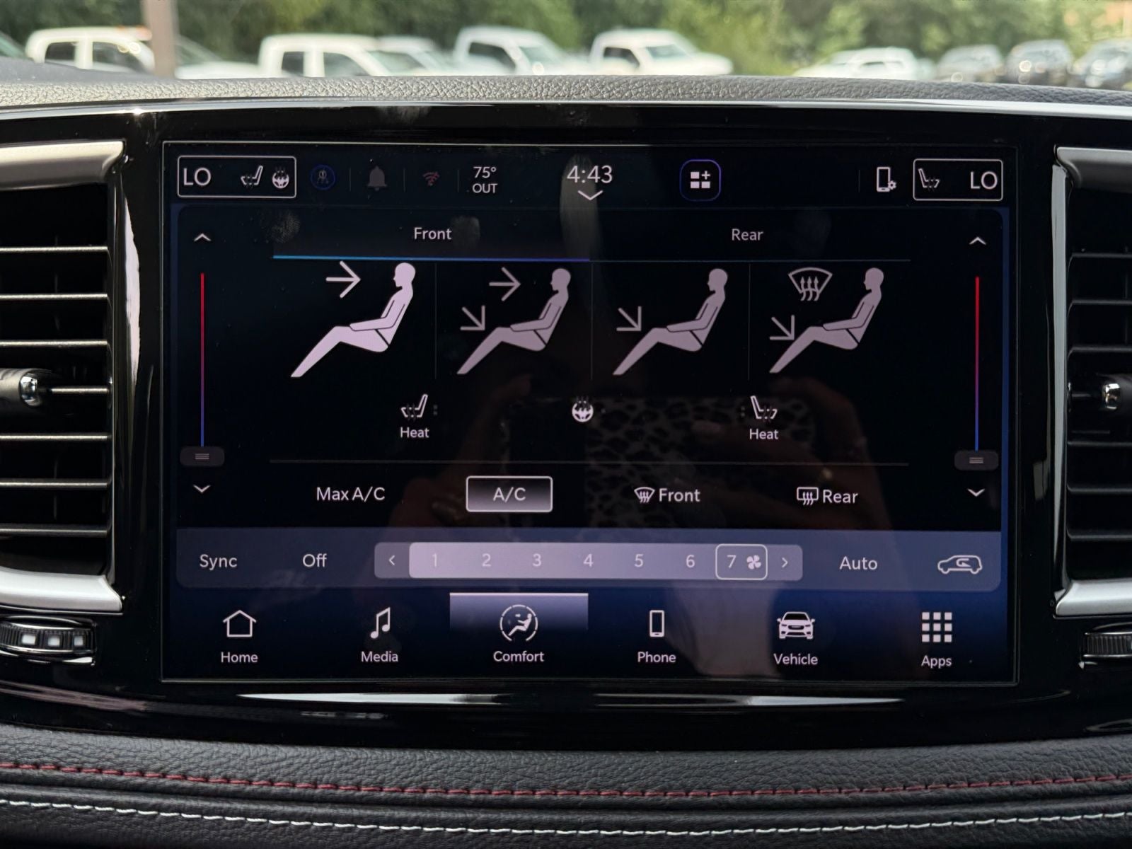 2027 Chrysler Pacifica Select