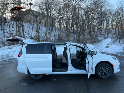 2026 Chrysler Pacifica PACIFICA SELECT AWD