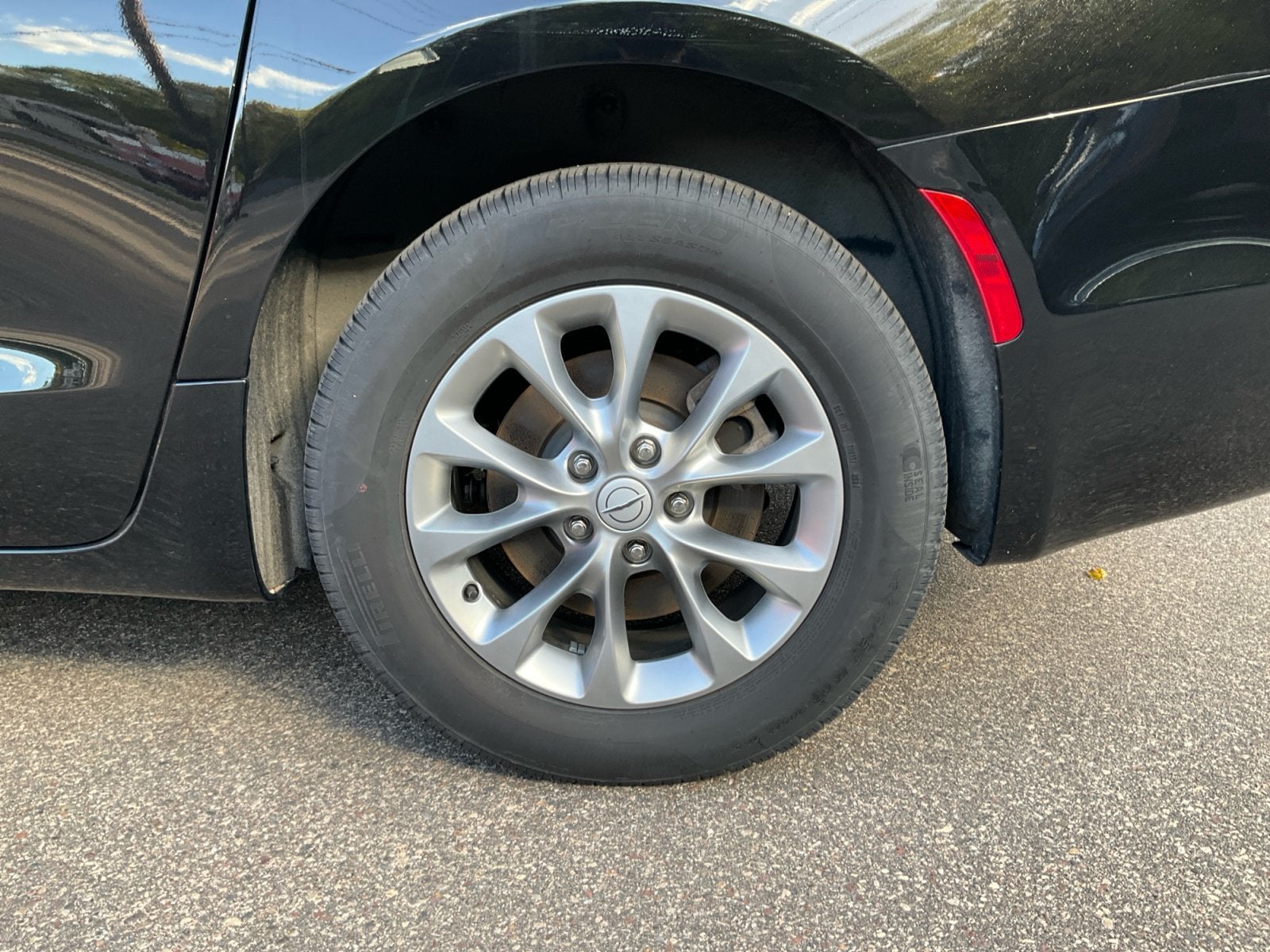 2025 Chrysler Pacifica Select