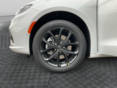 2026 Chrysler Pacifica PACIFICA LIMITED AWD