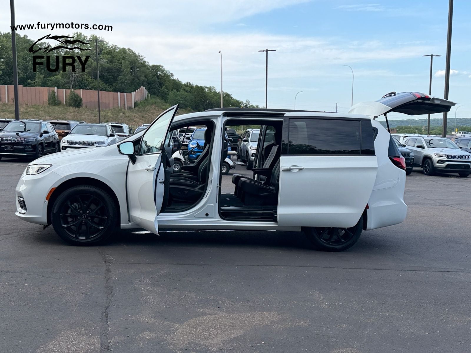 2026 Chrysler Pacifica Limited - Photo 44