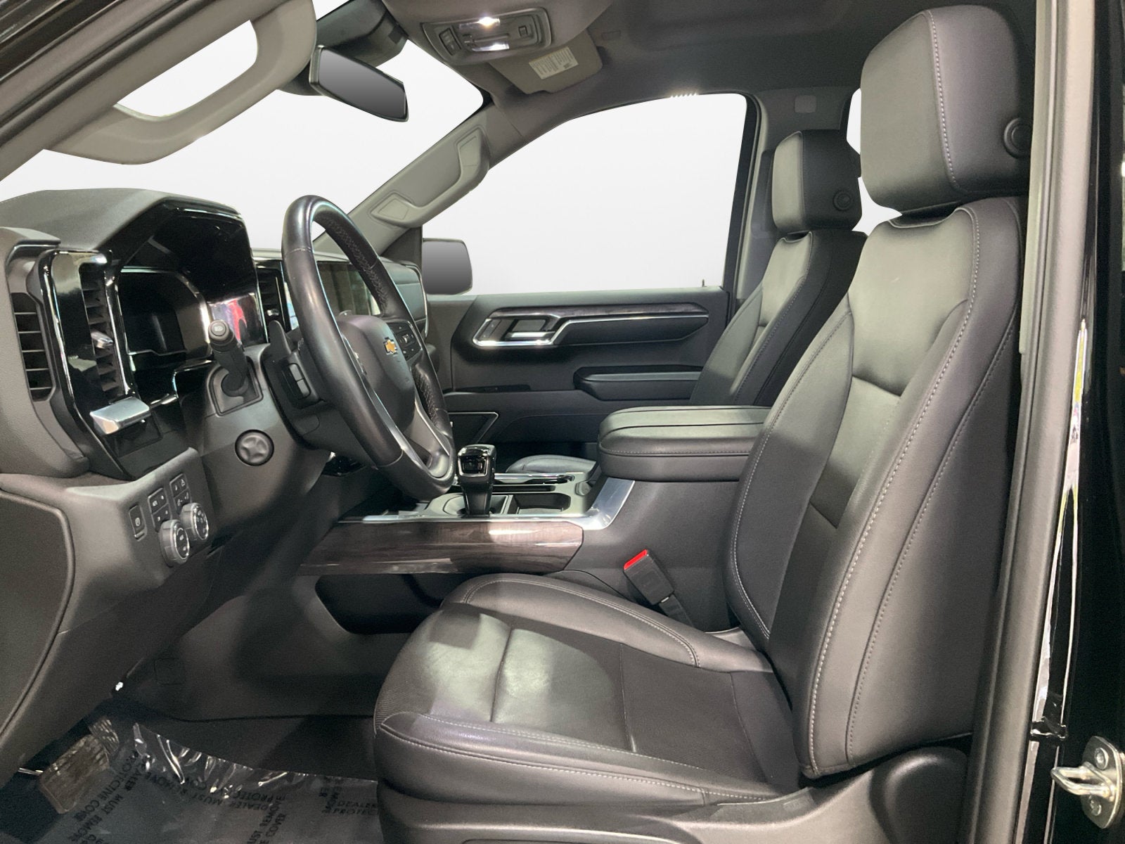 2023 Chevrolet Silverado 1500 4WD Crew Cab Short Bed LTZ
