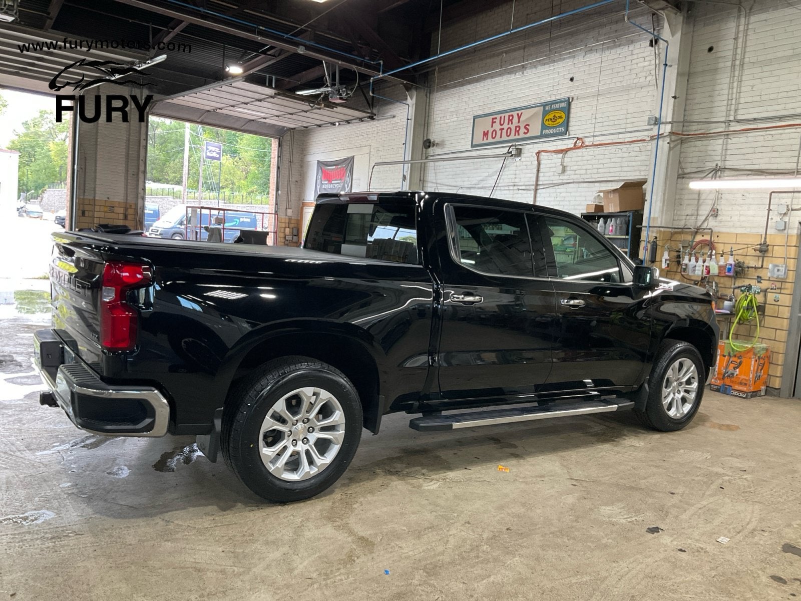 2023 Chevrolet Silverado 1500 4WD Crew Cab Short Bed LTZ