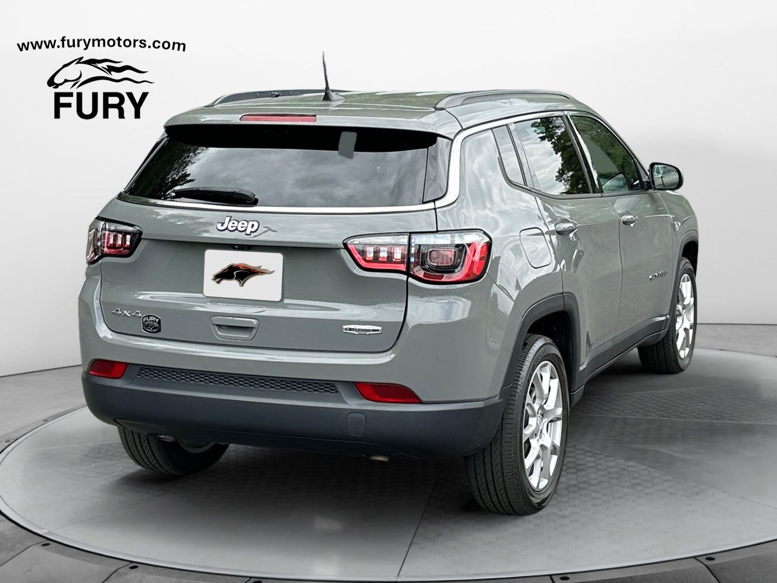2023 Jeep Compass Latitude Lux FWD