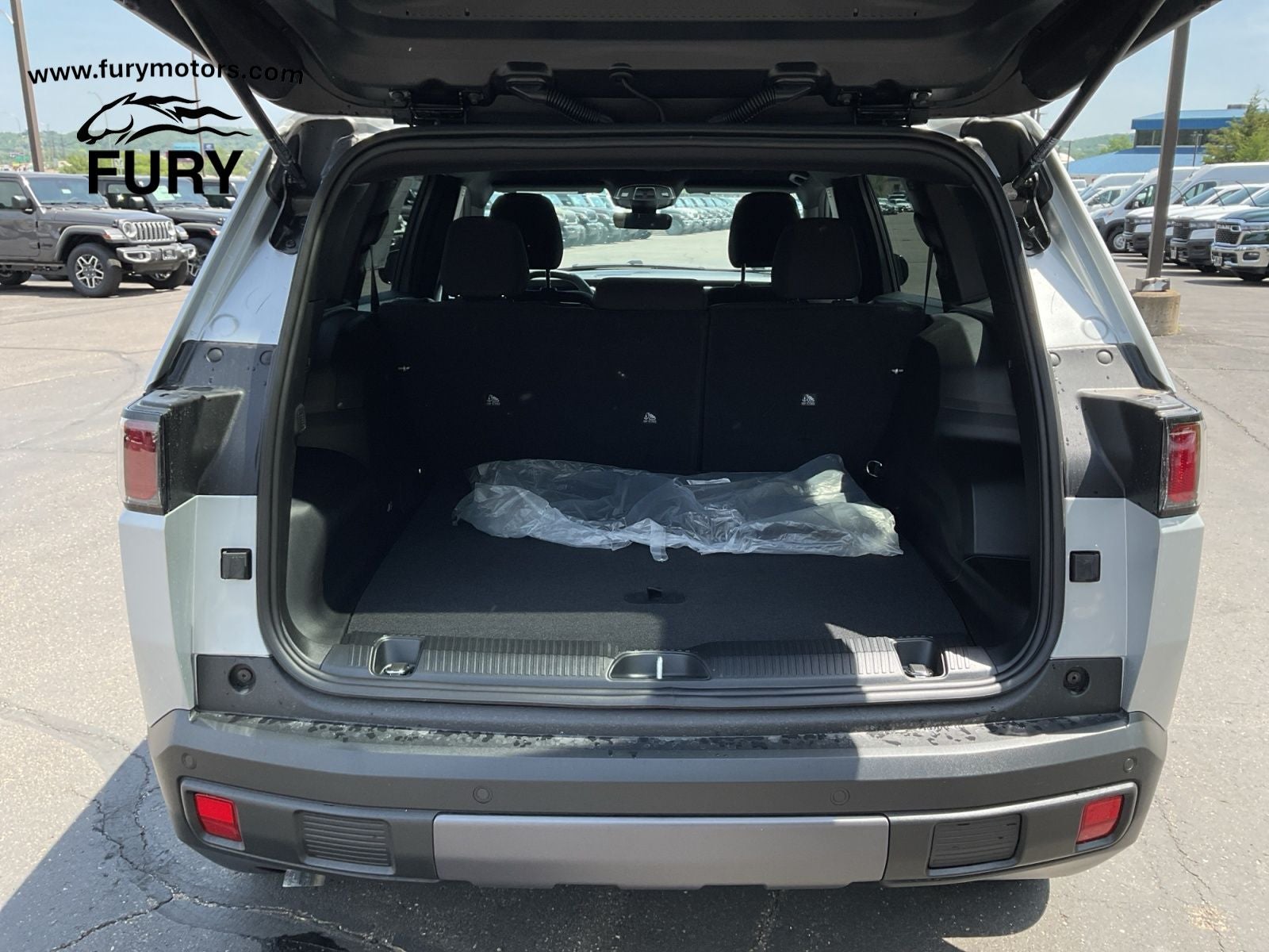 2026 Jeep Cherokee CHEROKEE LAREDO 4X4