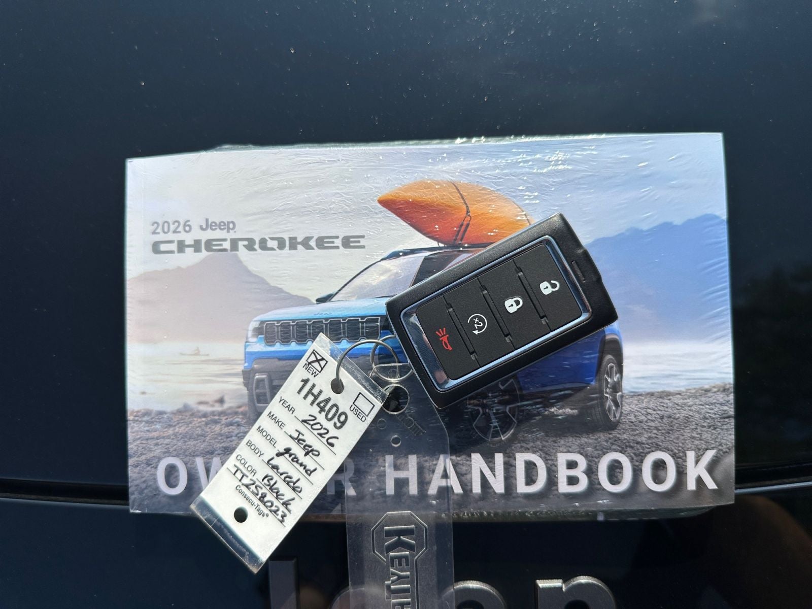 2026 Jeep Cherokee CHEROKEE LAREDO 4X4