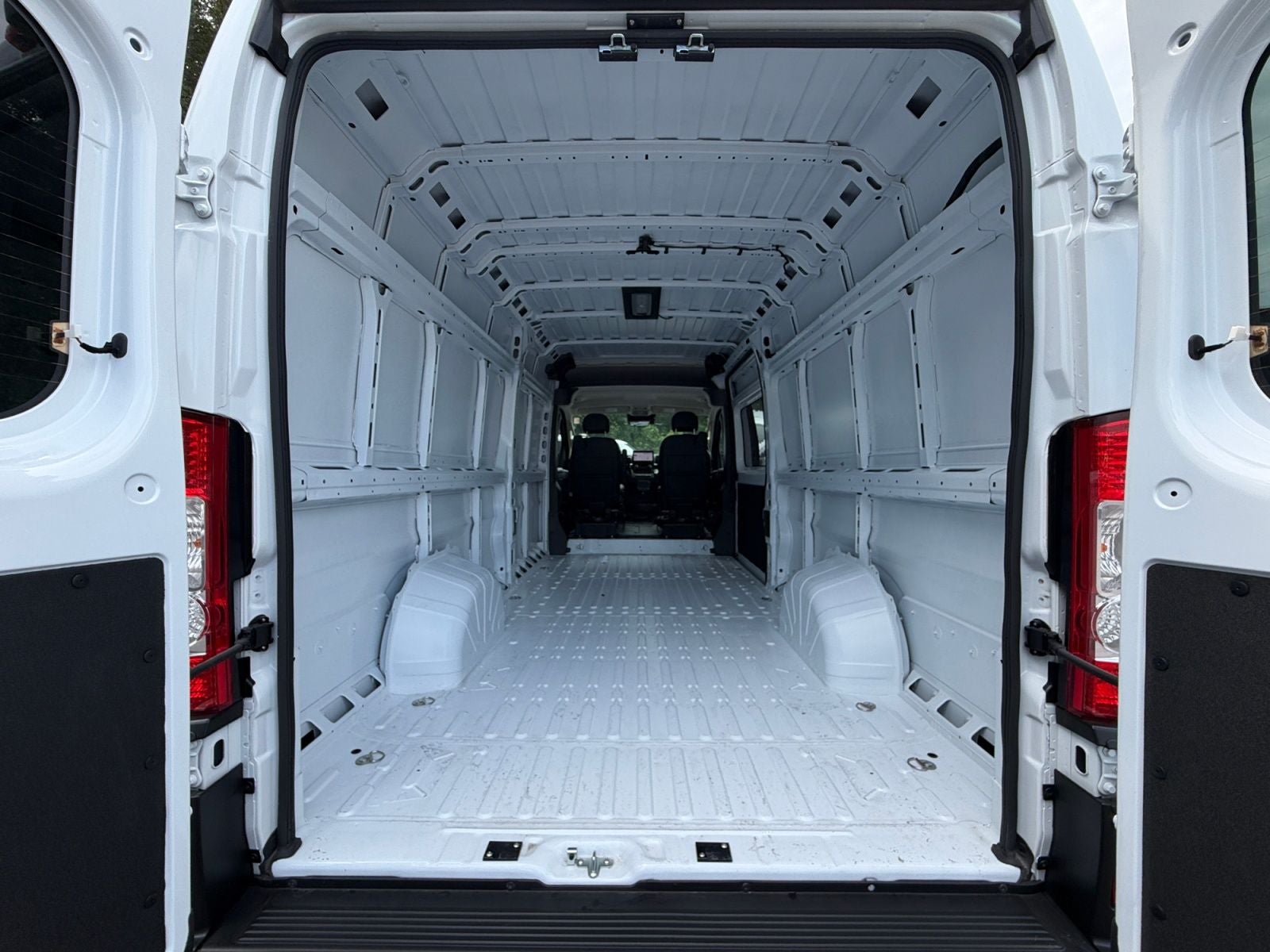 2026 RAM ProMaster 3500 Cargo Van SLT High Roof 159' WB EXT