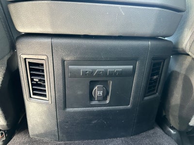 2017 RAM 1500 Big Horn Crew Cab 4x4 5'7' Box
