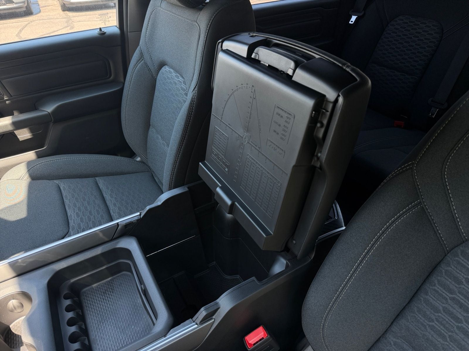 2026 RAM Ram 1500 RAM 1500 EXPRESS CREW CAB 4X4 5'7' BOX