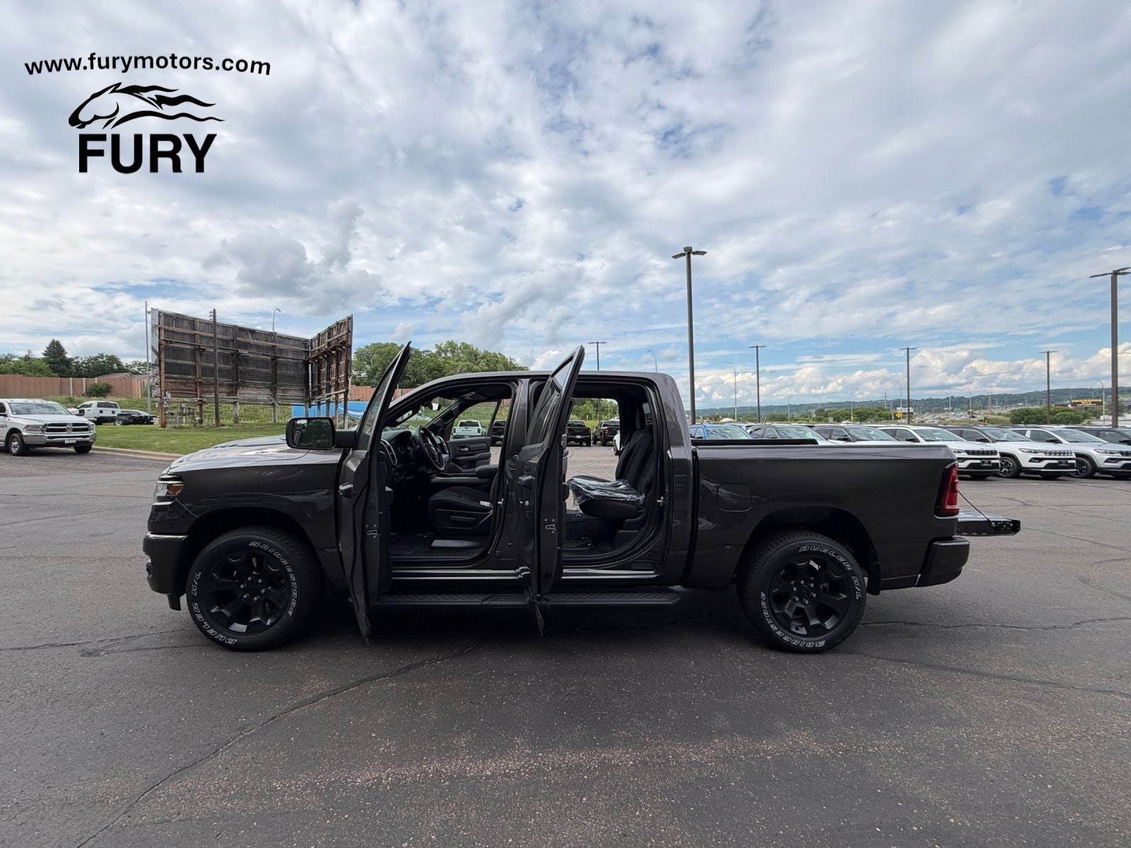 2026 RAM Ram 1500 RAM 1500 EXPRESS CREW CAB 4X4 5'7' BOX