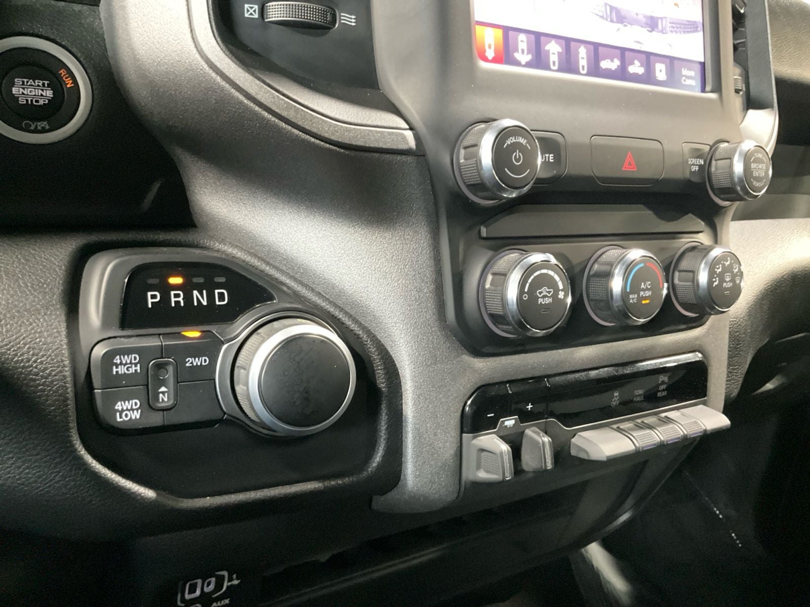2024 RAM 2500 Tradesman Crew Cab 4x4 6'4' Box