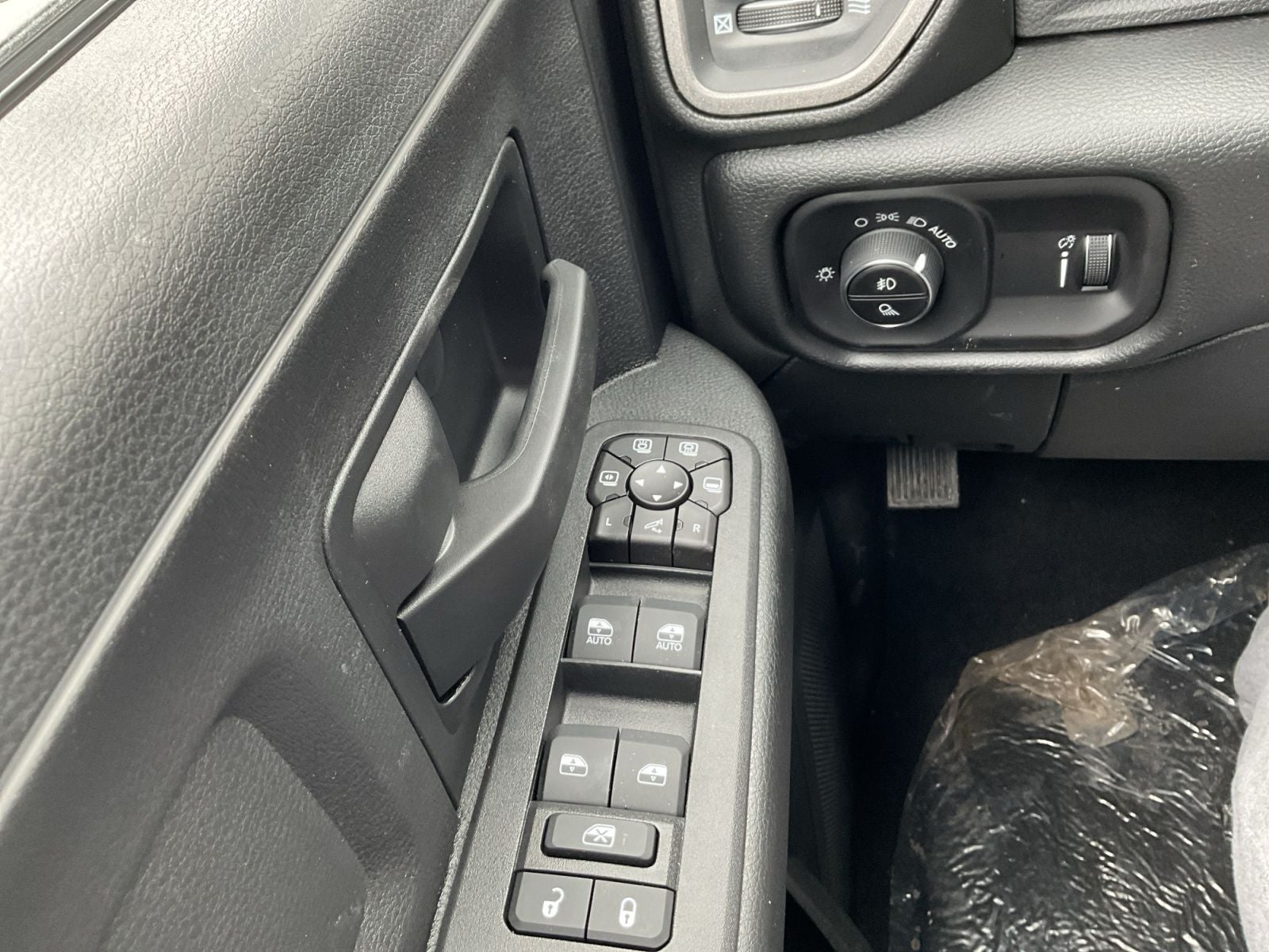 2026 RAM Ram 2500 RAM 2500 BLACK EXPRESS CREW CAB 4X4 6'4' BOX