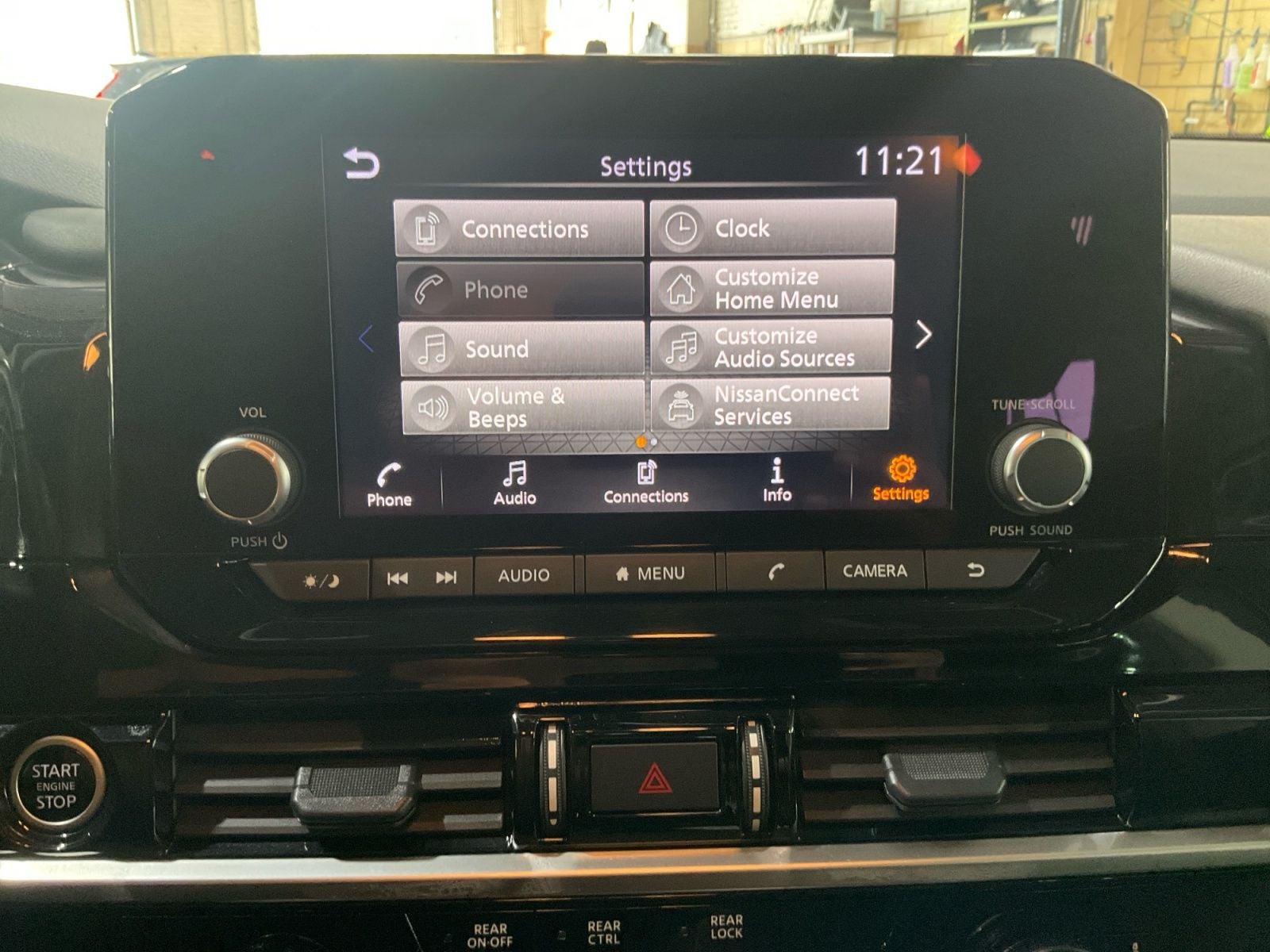 2024 Nissan Pathfinder SV 4WD