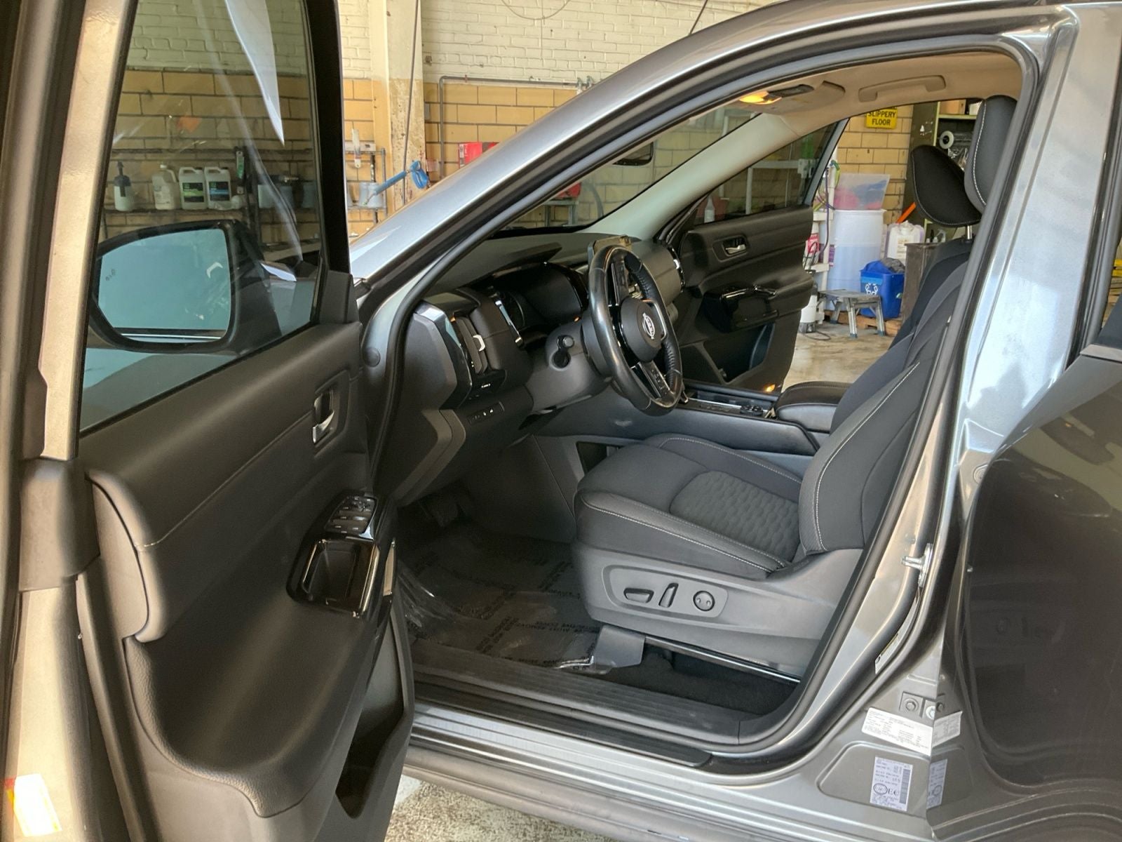 2022 Nissan Pathfinder SV 4WD