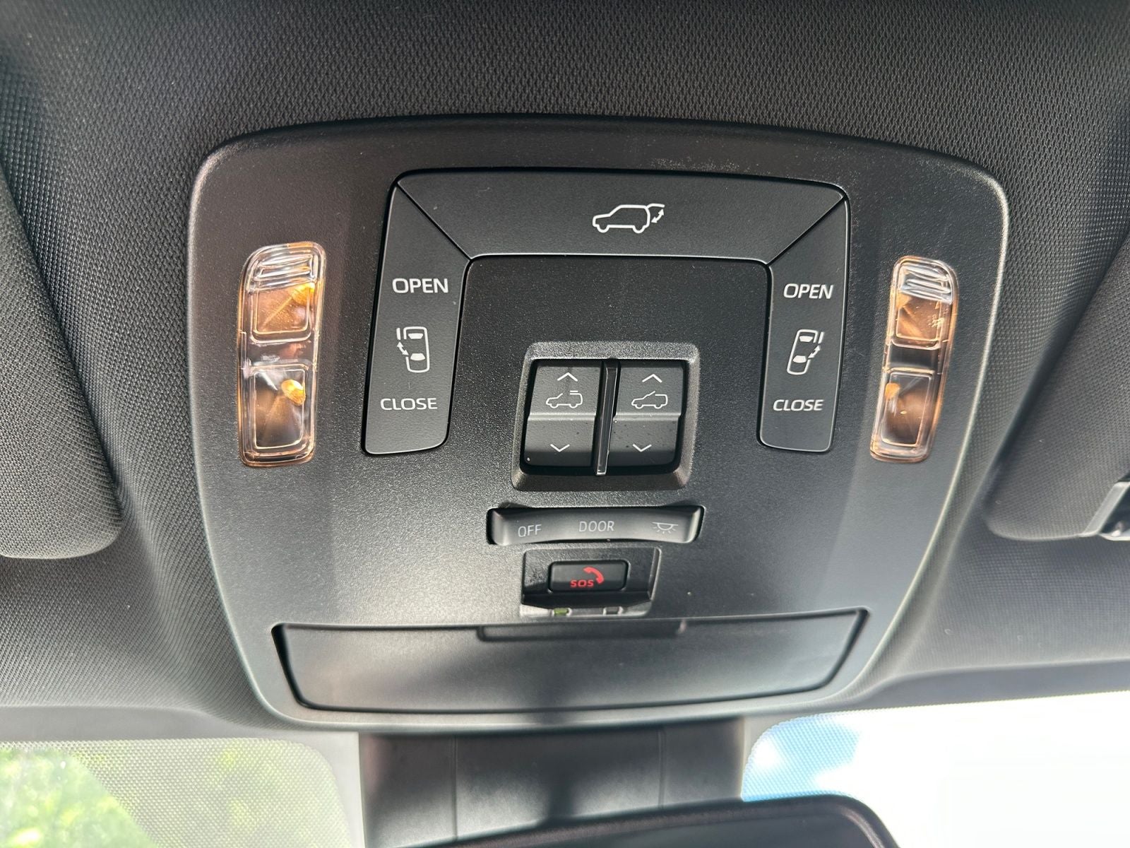 2025 Toyota Sienna Base