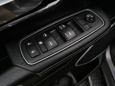 2019 RAM 1500 Laramie Crew Cab 4x4 5'7" Box