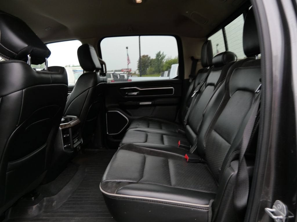 2019 RAM 1500 Laramie Crew Cab 4x4 5'7" Box